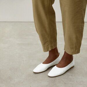 EVERLANE The Italian Leather Day Glove Flat in White size 11 WORN